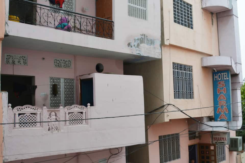 Hotel Sharma